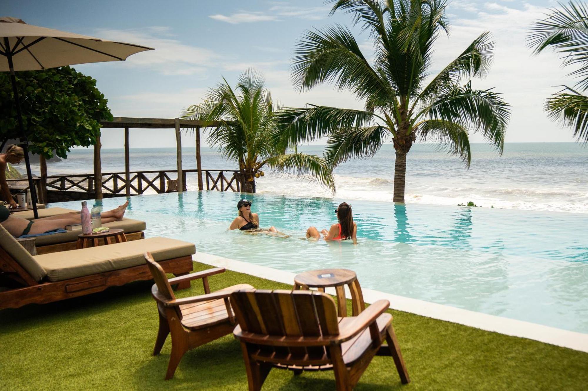 Puro Surf Hotel 埃尔蒙特 外观 照片